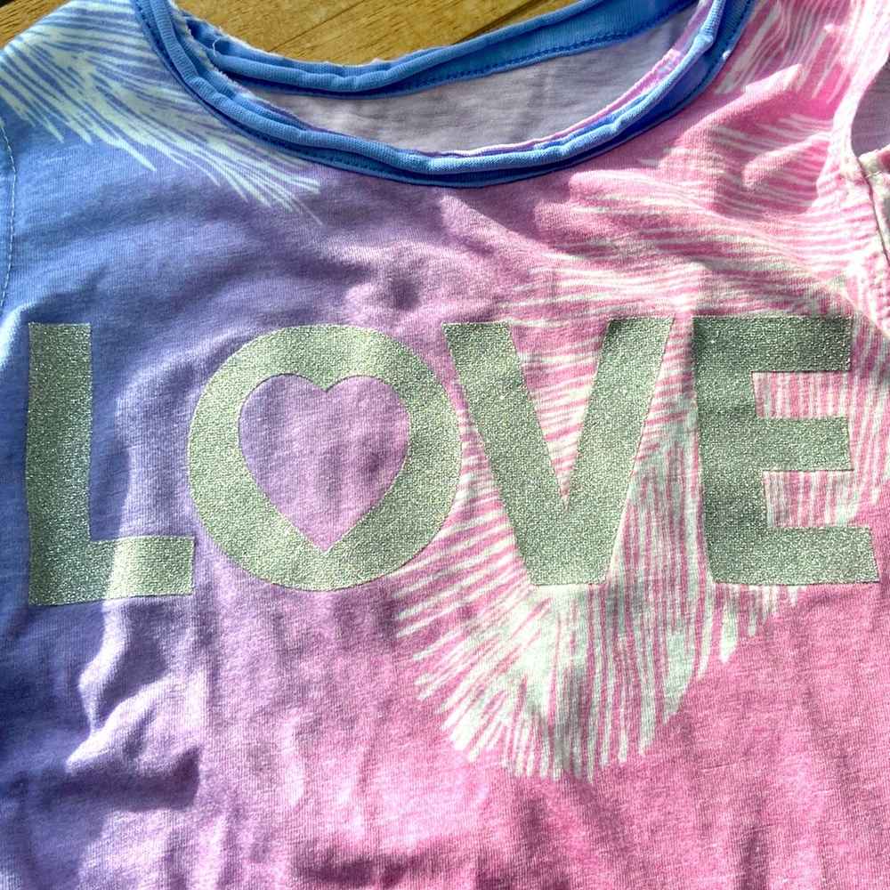 Kids’ Chaser Love T shirt size 6